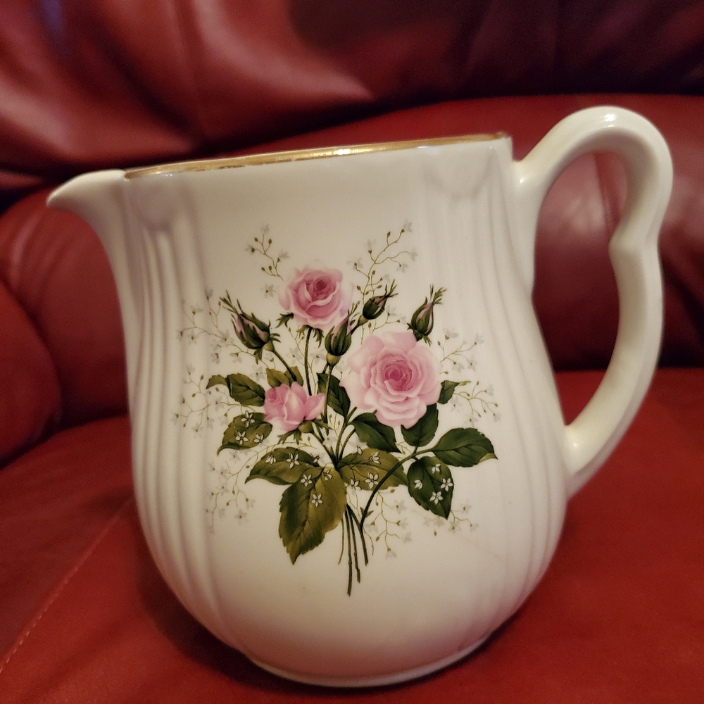 Pitcher - Picture 7 of 8